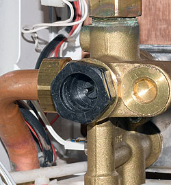 hl s24 compact 679868 dv insitu.jpg